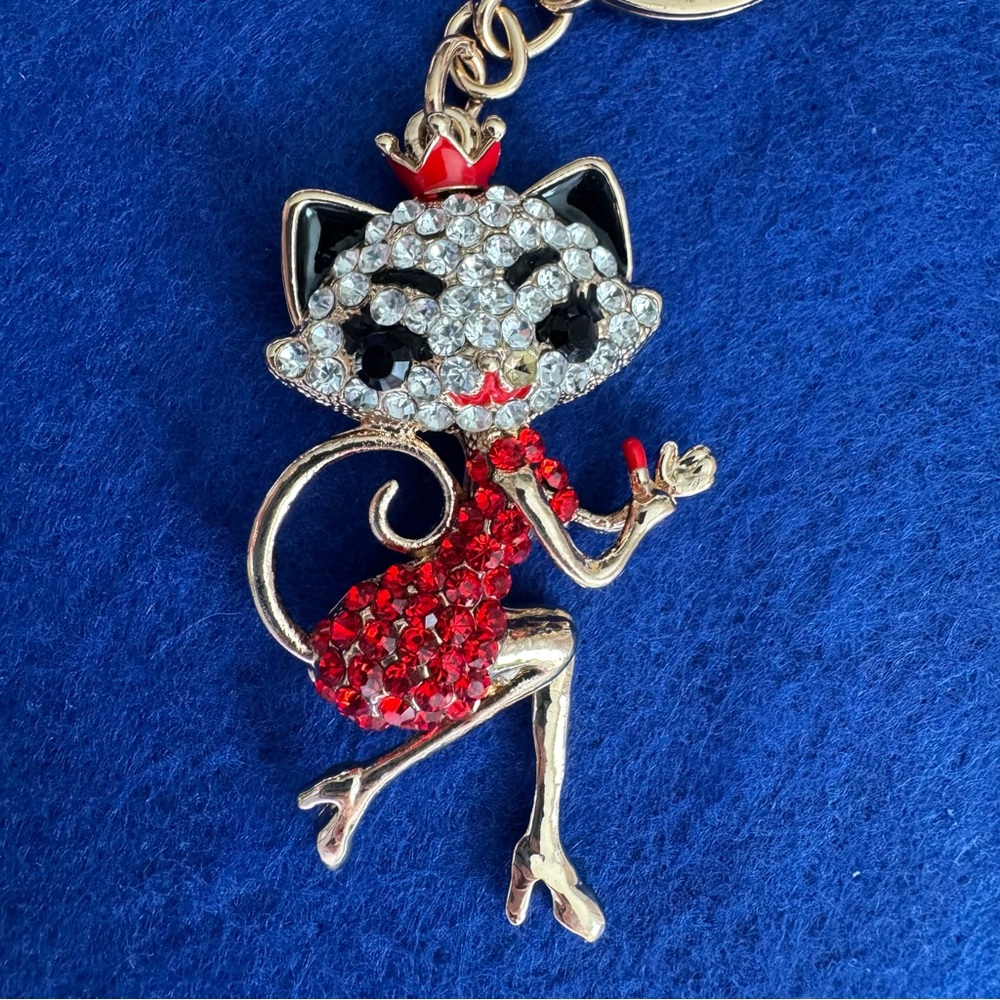 Sassy Cat Keychain or purse charm gold tone with rhinestones 5” - Picture 6 of 7